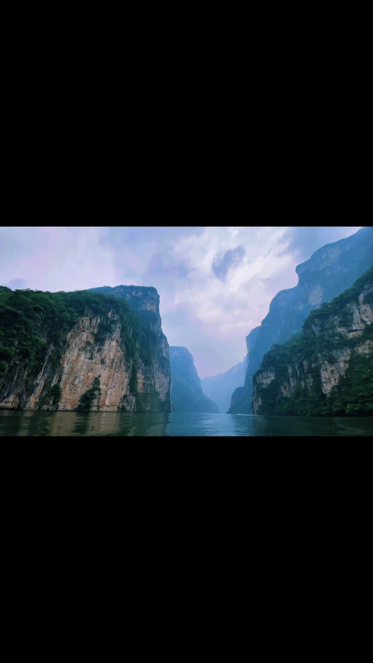 Majestic Cañón del Sumidero Boat Tour Views