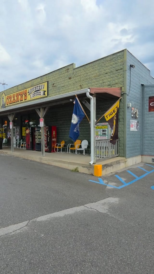 Country Store Offers Apparel and Local Goods