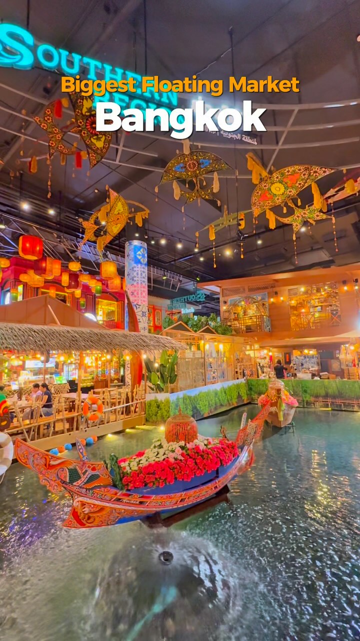 IconSiam's Unique Indoor Floating Market