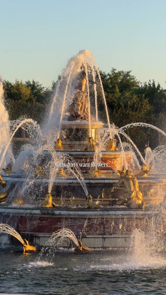 Versailles Gardens Host Night Fountains and Drone Shows