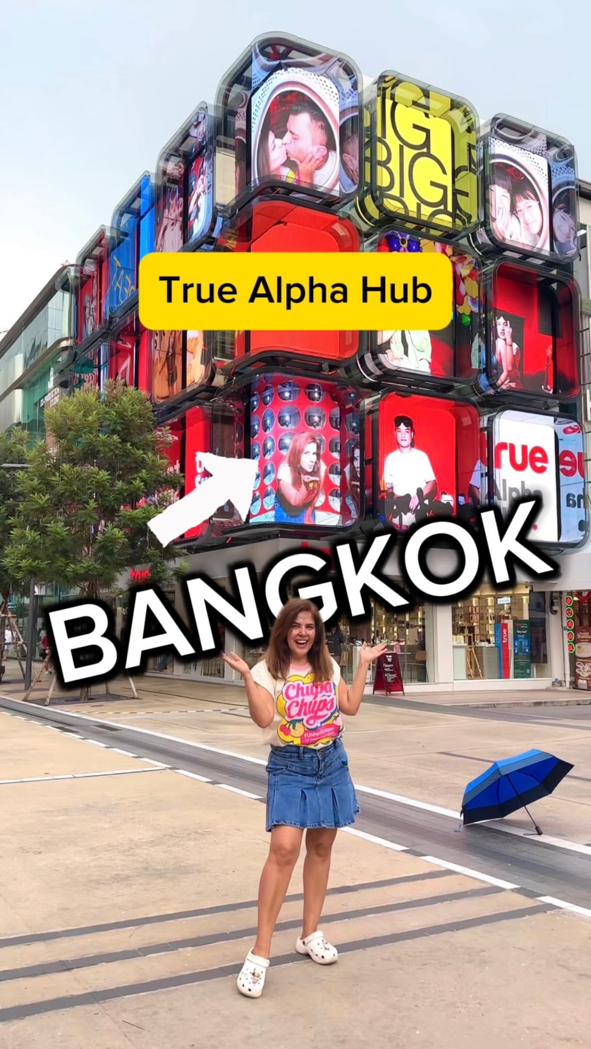 Bangkok Photo Booths Offer LED Billboard Displays