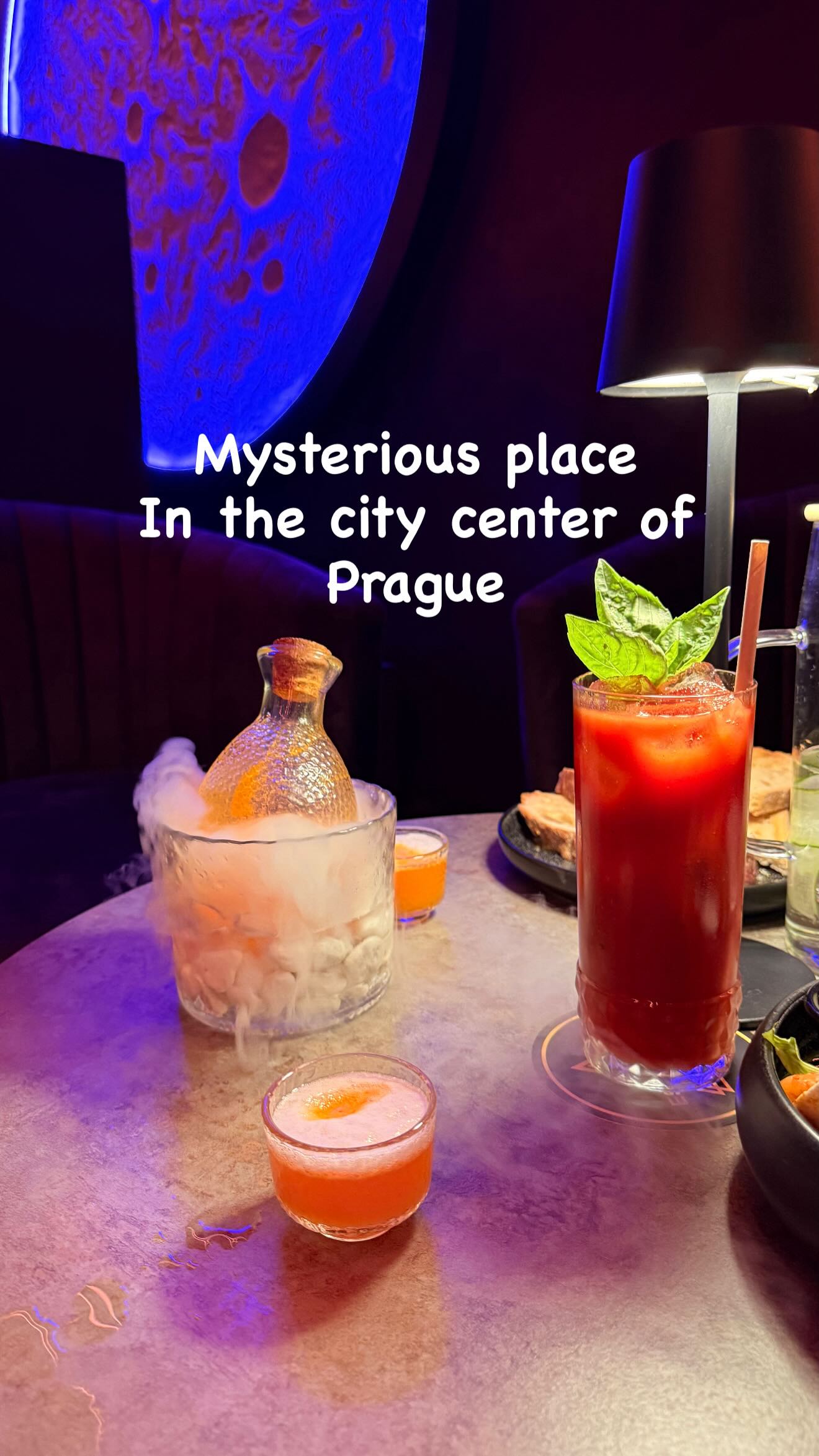 Esoterique Bar: Mystical Ambiance and Tarot Cocktails