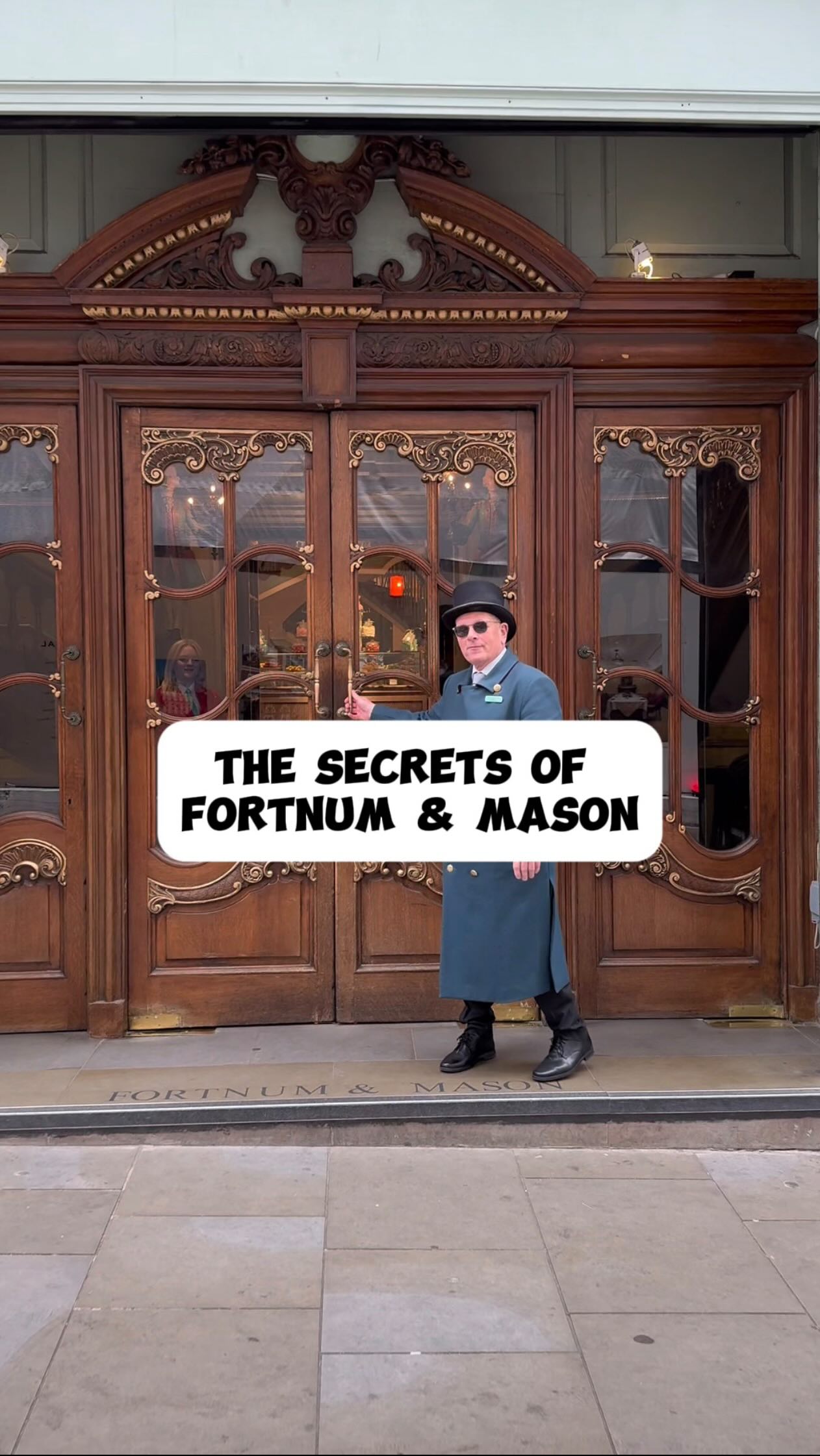 London's Historic Fortnum & Mason and St James's Palace