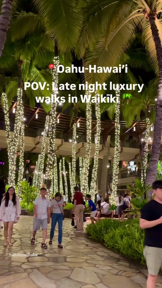 Waikiki's Luxury Shops and Restaurants Aglow