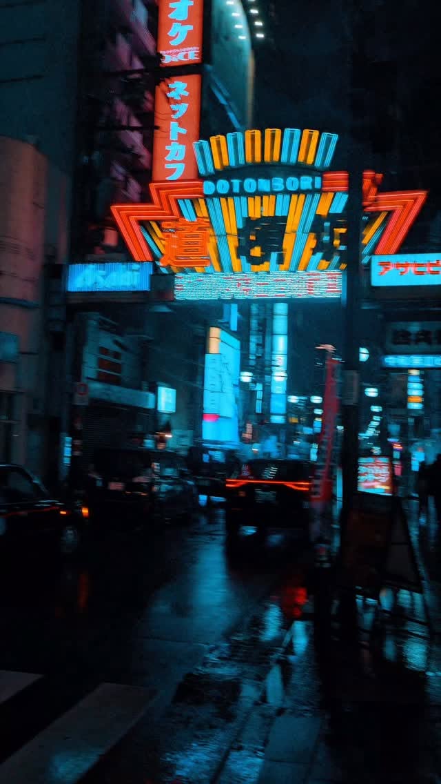 Osaka's Lively Dotonbori and Shinsaibashi Districts