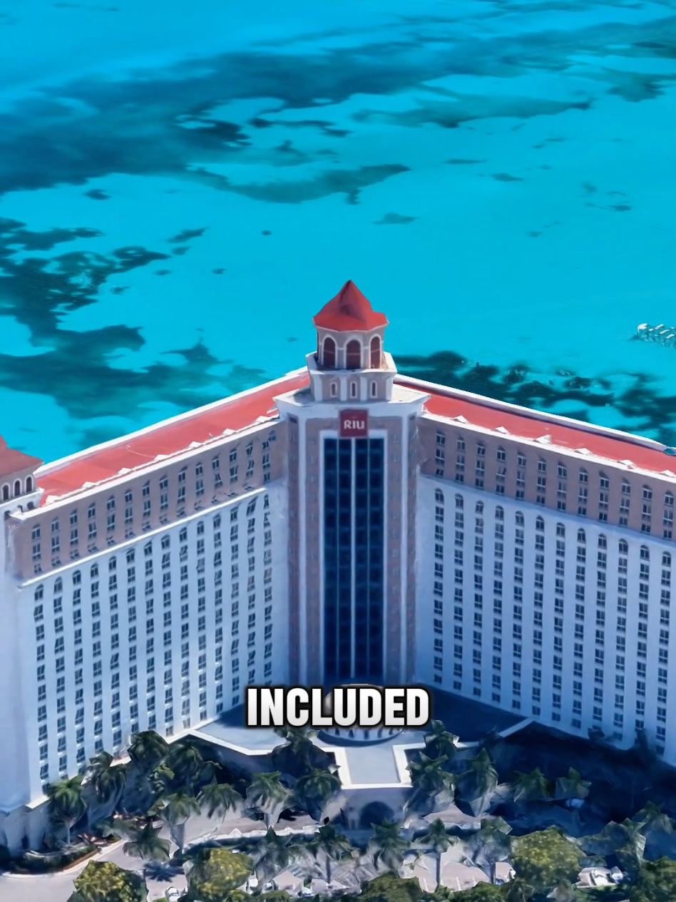 Cancun Resort And Public Beach Offer Luxury