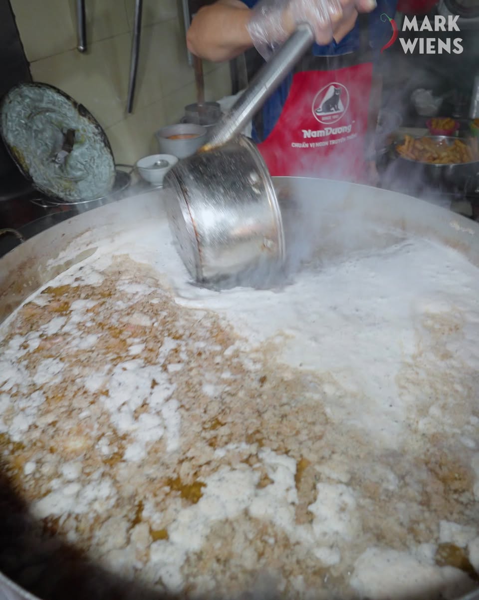 Hanoi's Famous Stir-Fried Beef Pho Shop