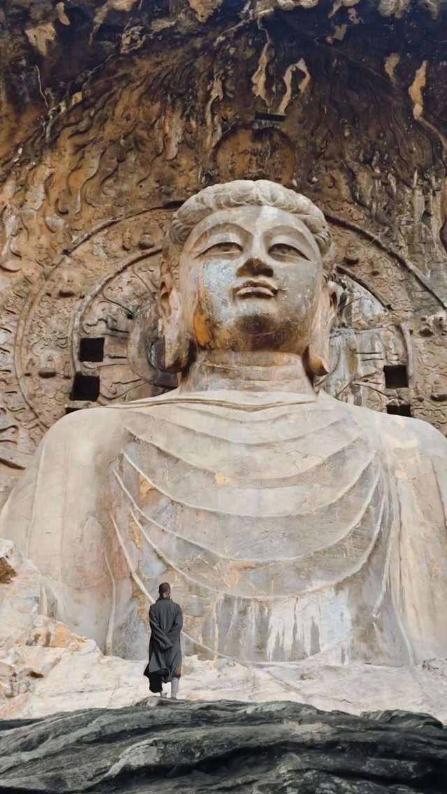 Longmen Grottoes Ancient Buddha Statue