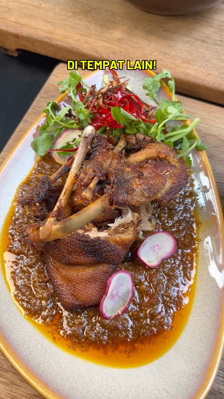 Pola Rasa Restaurant's Spicy Duck Dish