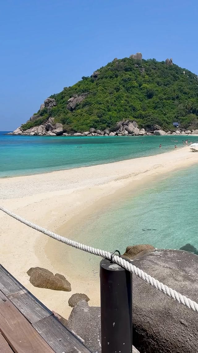 Nang Yuan Island's Sandbar Connecting Tropical Islands