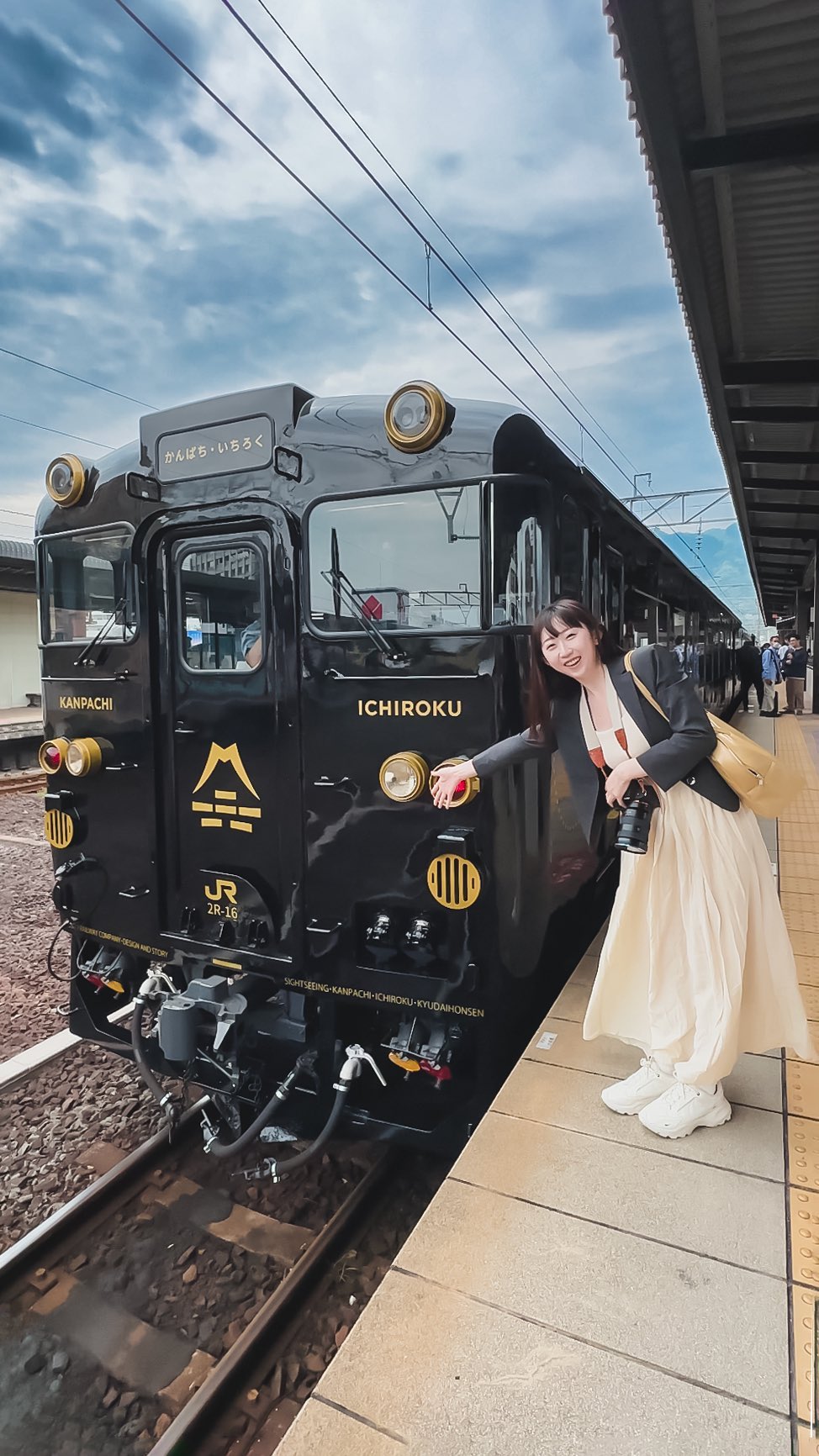 Kyushu's Kanpachi-Ichiroku Train Explores Scenic Spots