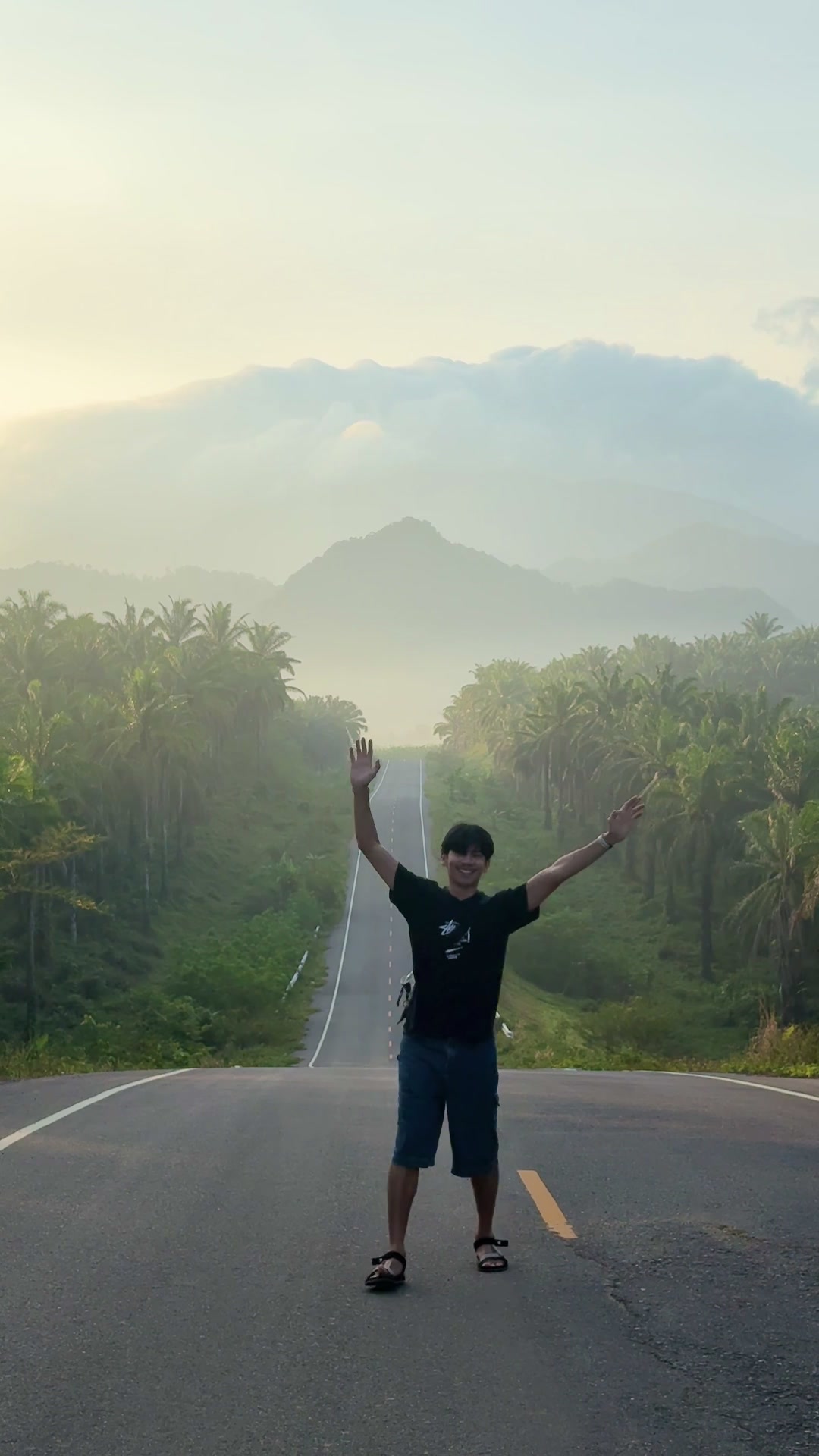 Coastal Thailand's Sunrise Scenery and Activities
