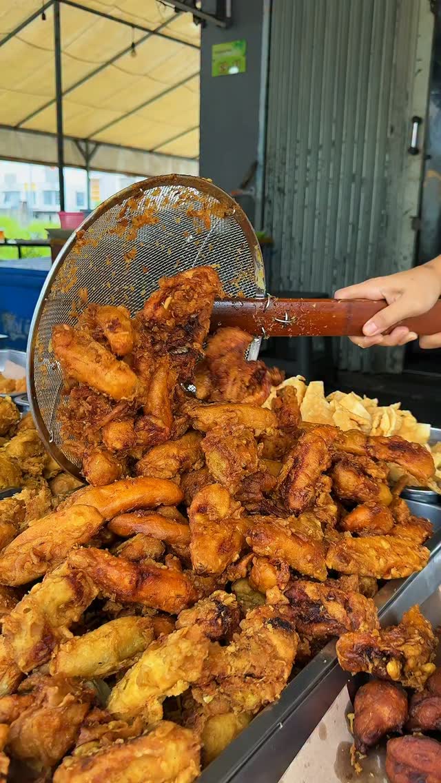 Batam Street Food Vendors Serve Fried Snacks