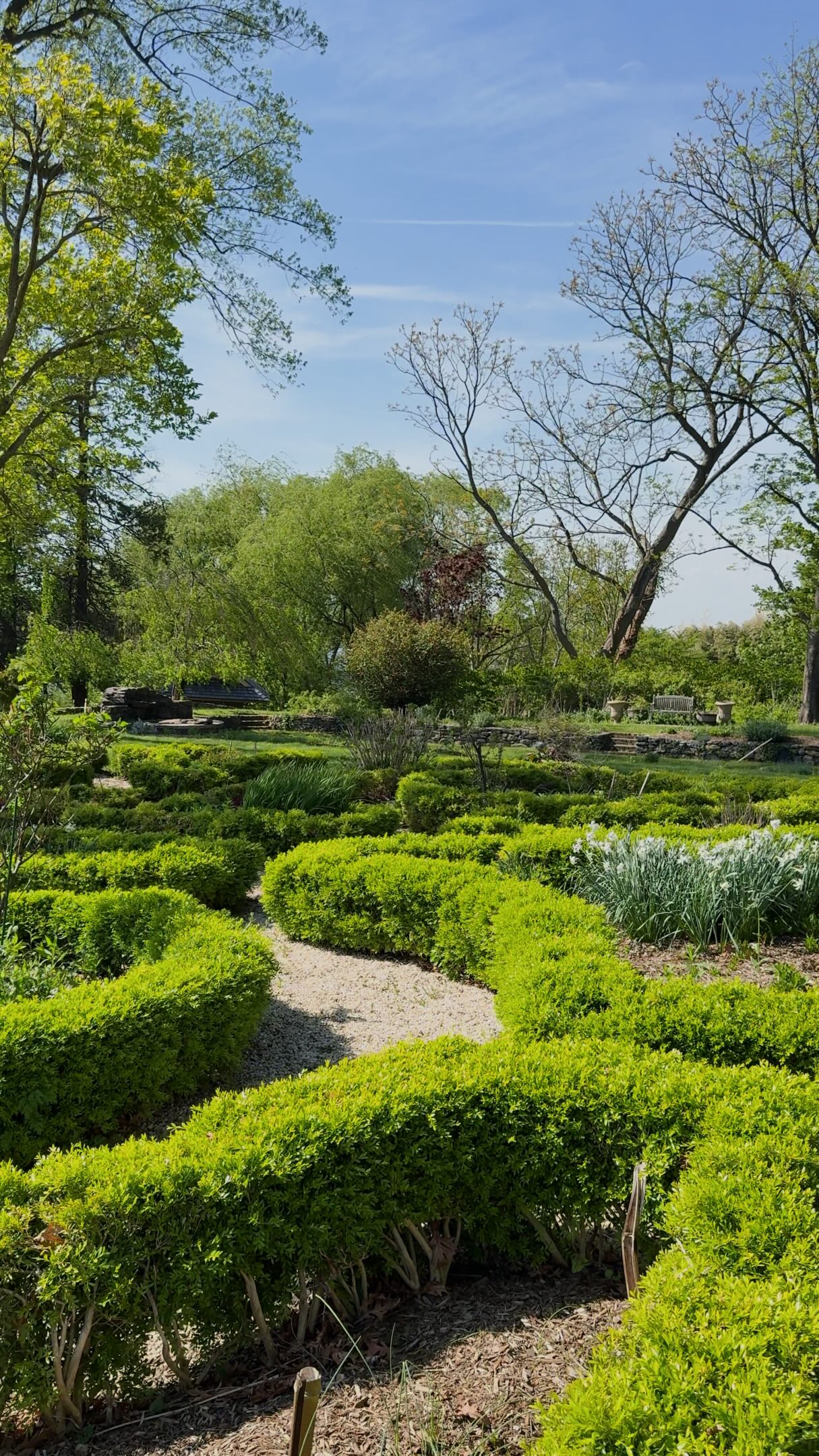 Free Roslyn Attractions: Gardens, Art, and Scenic Views