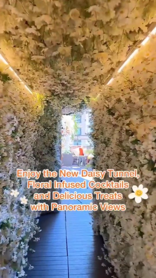 New York Rooftop Bar Decked Out In Floral Wonderland