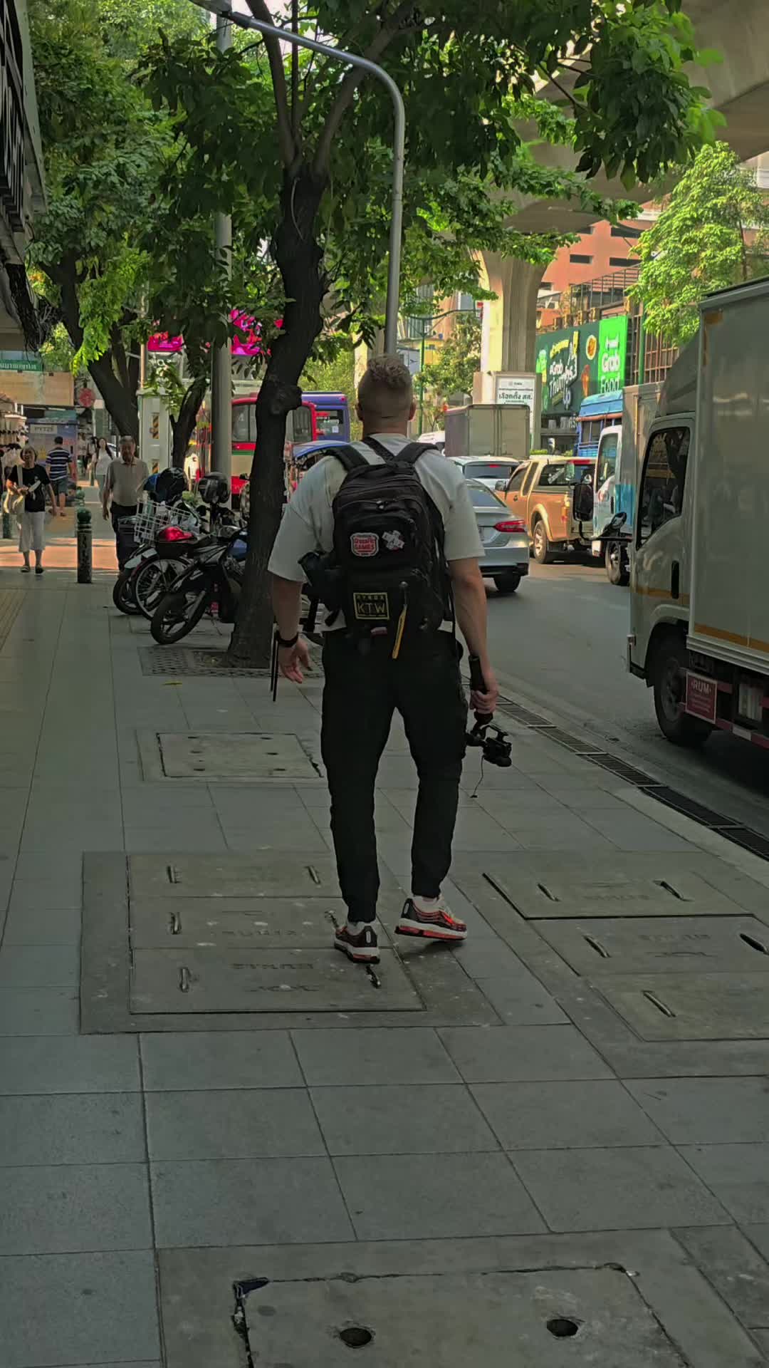 Bangkok's Top Attractions: Temples, Parks, and Streets