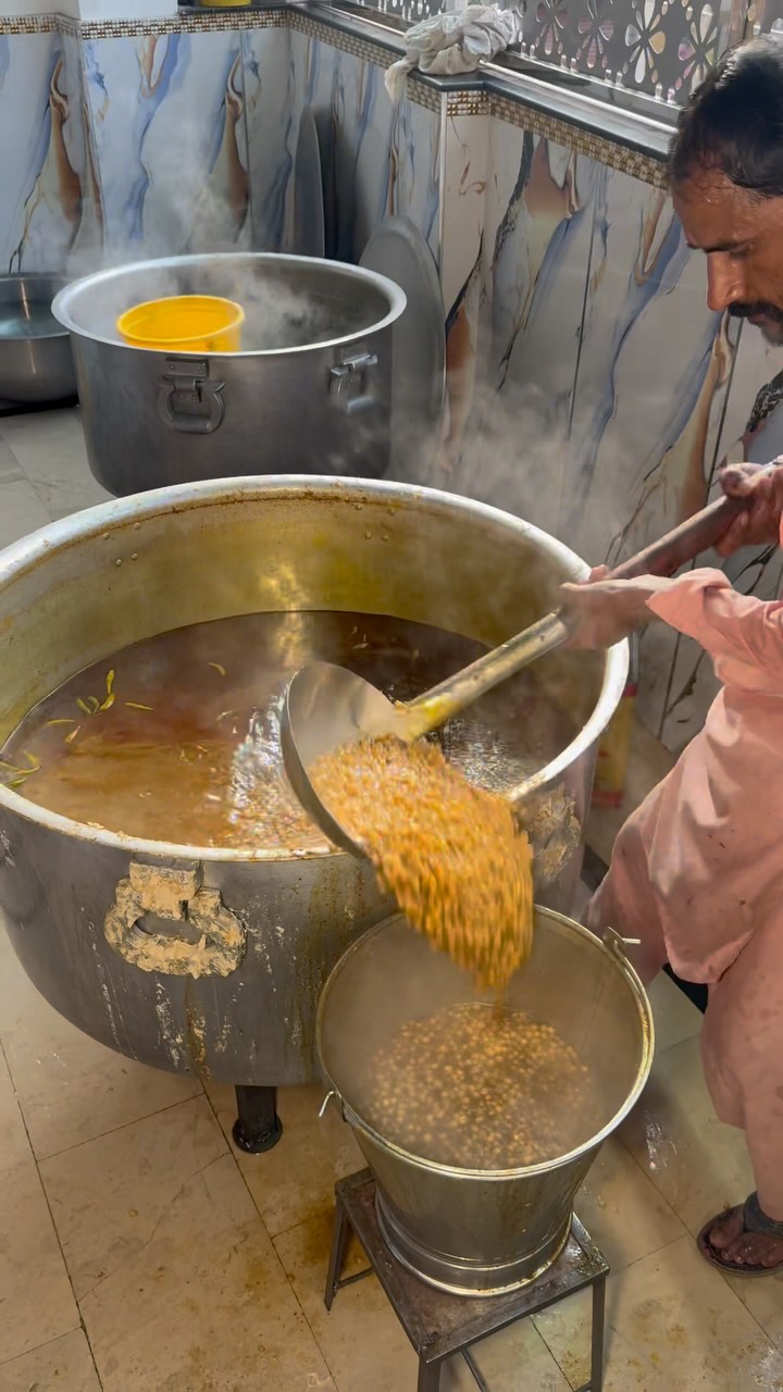 Lahore's Top Chickpea Breakfast Spots