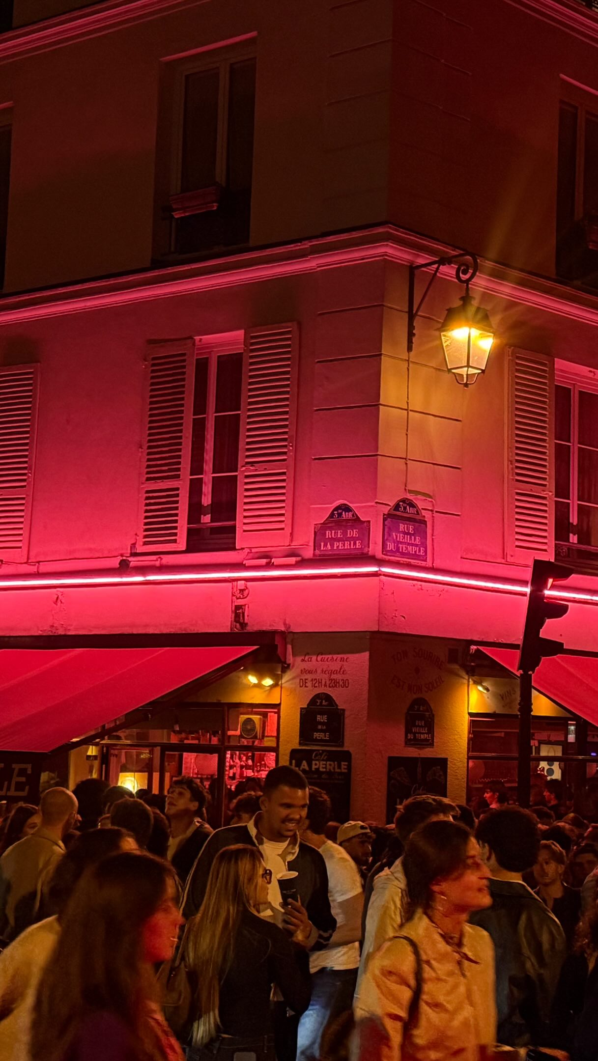 Parisian Coffee Shops and Nightlife Hangouts