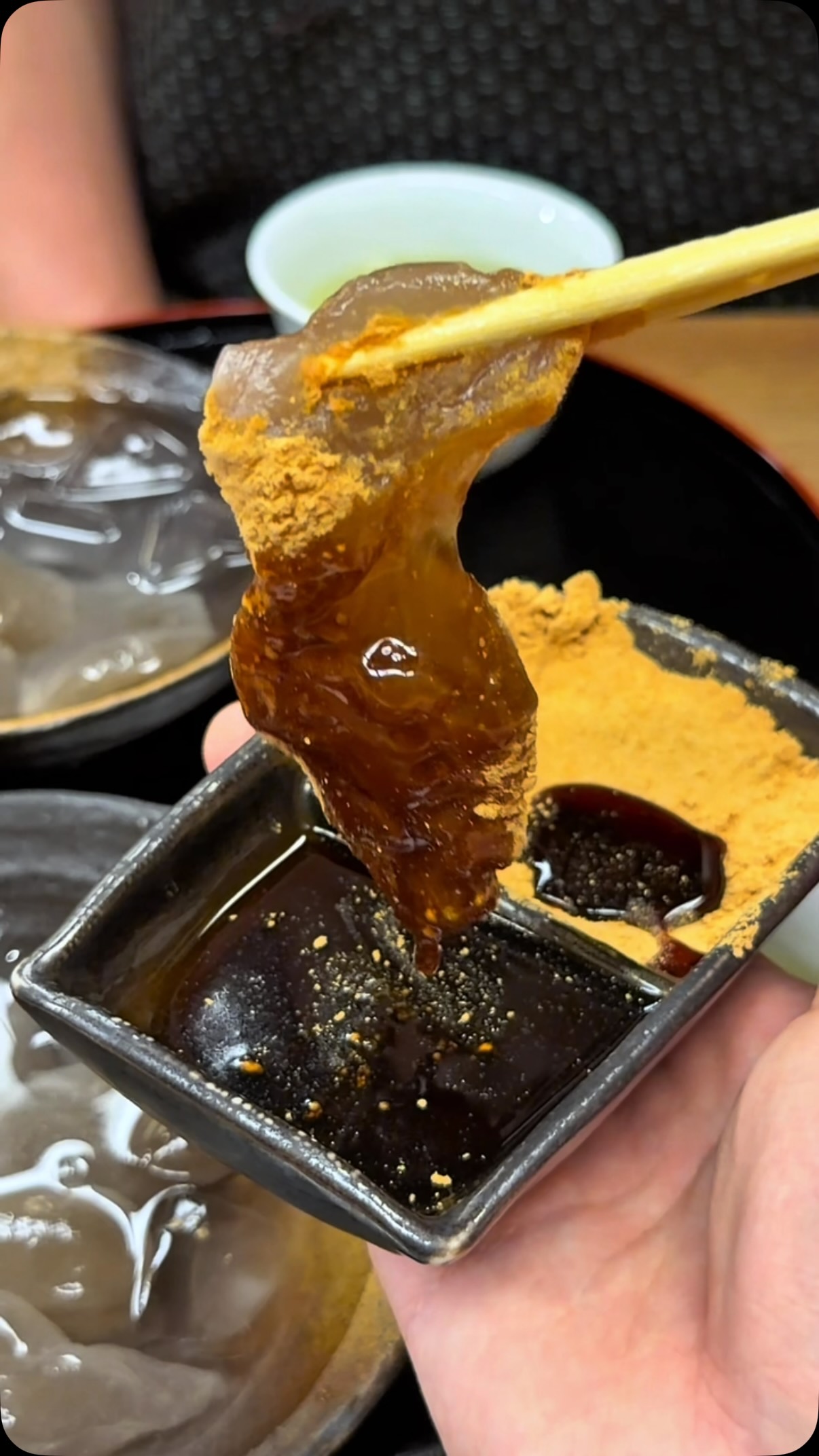 Suzume Odori: Historic Shop's Chilled Warabi Mochi