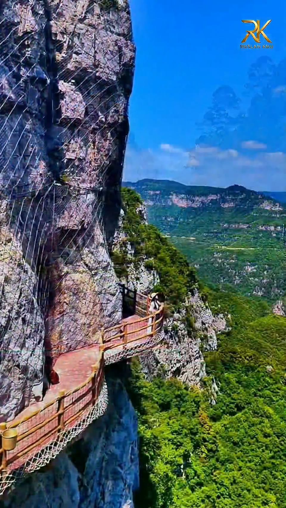Taihang Mountains Offer Diverse Scenic Views