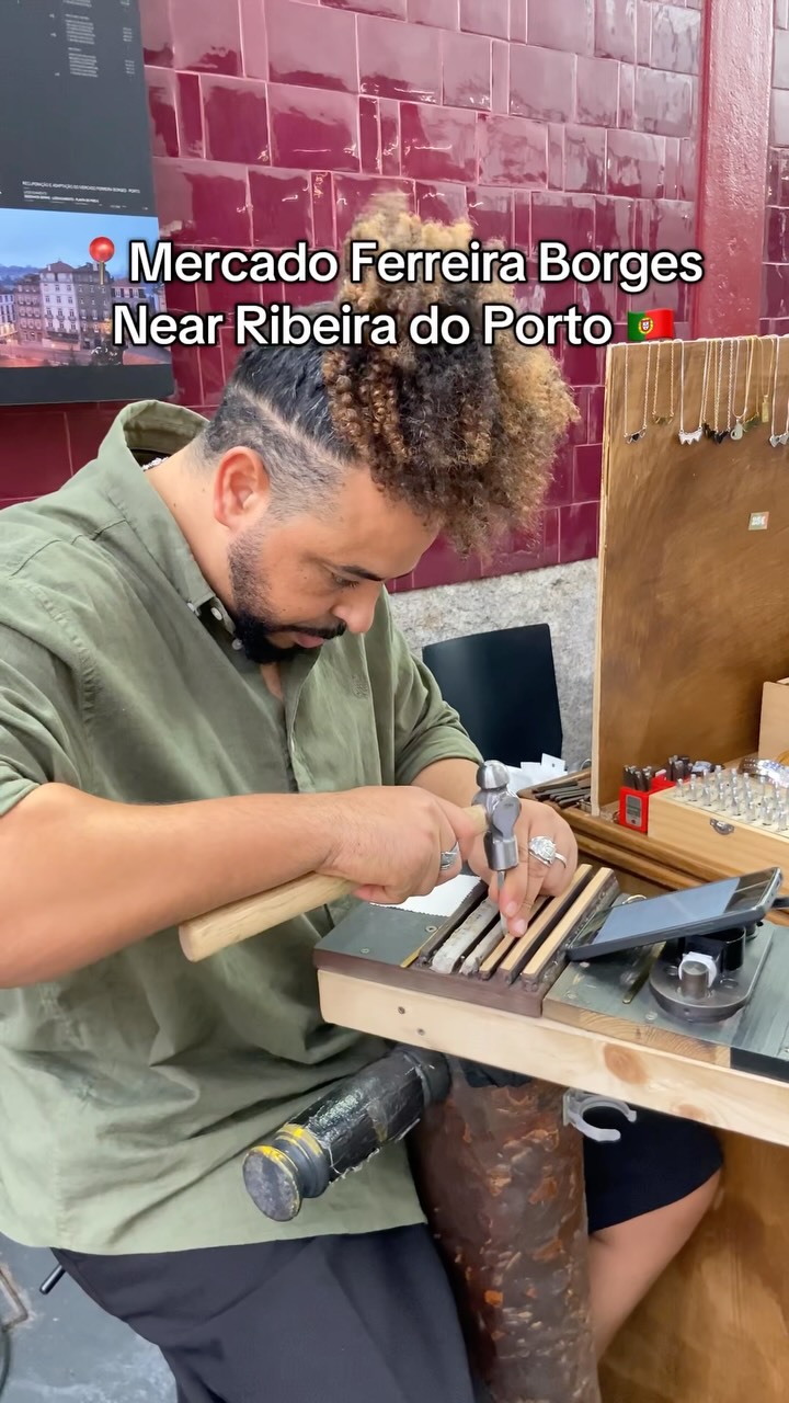 Porto Market: Personalized Jewelry Crafts