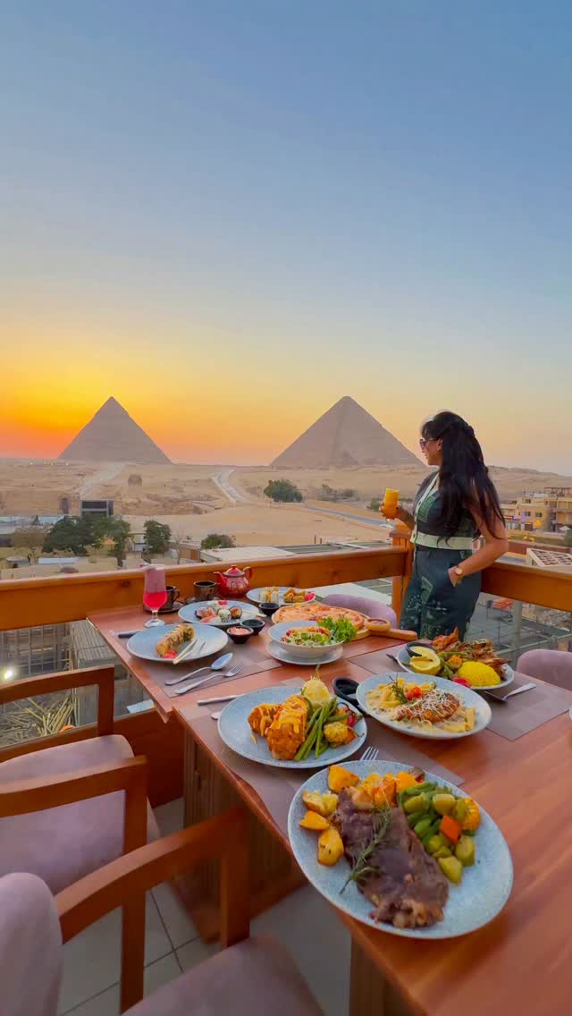 Egyptian Restaurant Offers Stunning Giza Pyramid Views