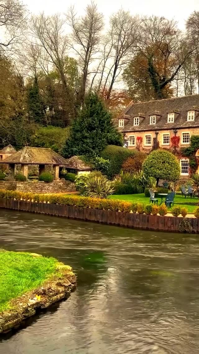 Thirty Picturesque Villages Across The UK