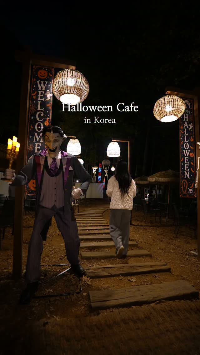 Halloween Garden Transforms Paju Cafe