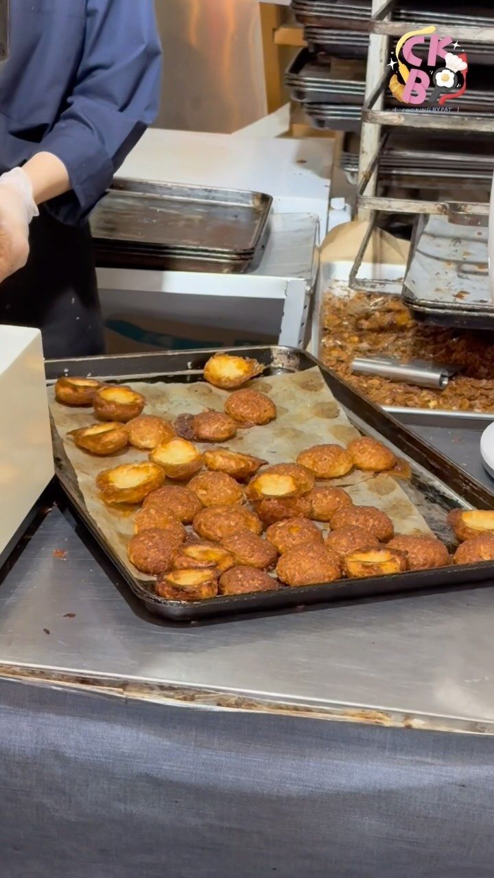MooKen Cream Puffs in Osaka