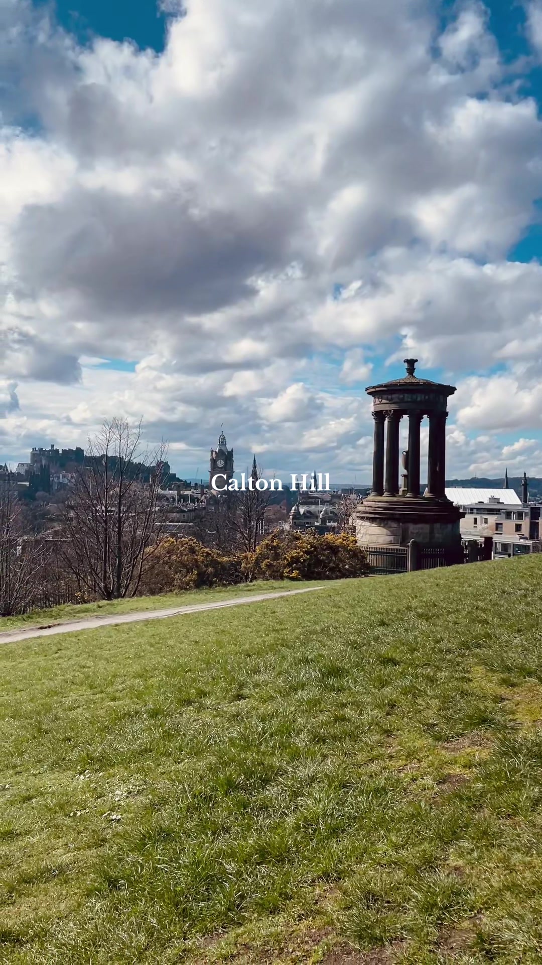 Discover Charming Streets and Historic Sites in Edinburgh