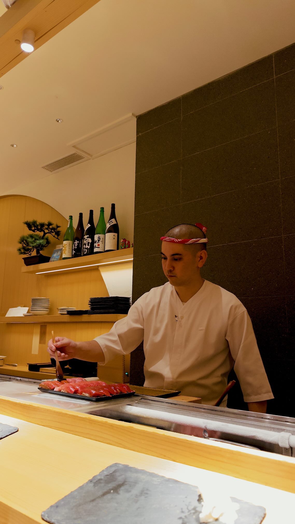 Tokyo Sushi Restaurant Offers Extensive Omakase Experience