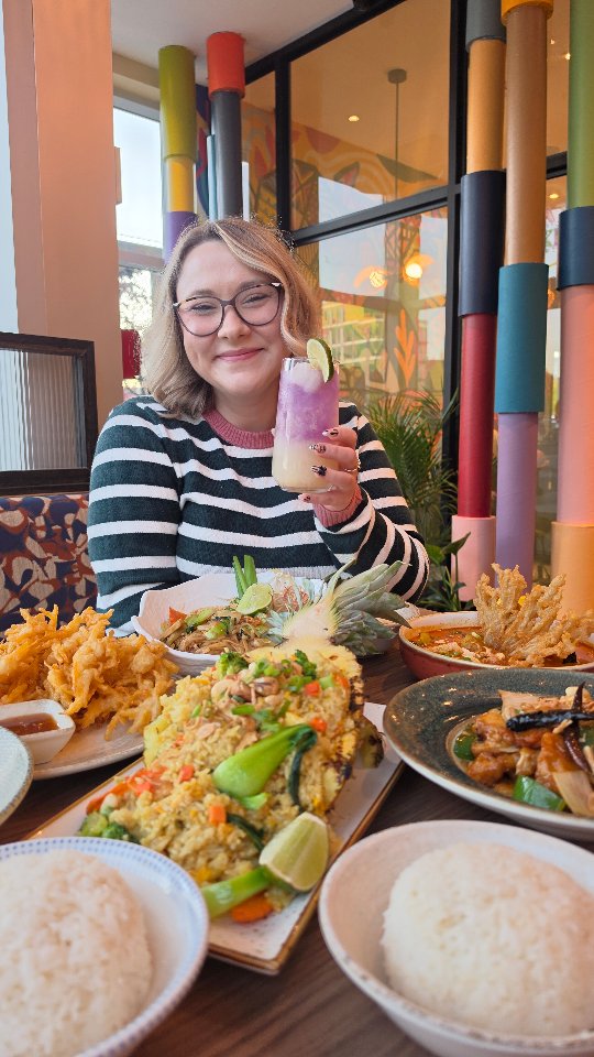 Waterloo Thai Eatery Offers Vibrant Ambiance and Dishes