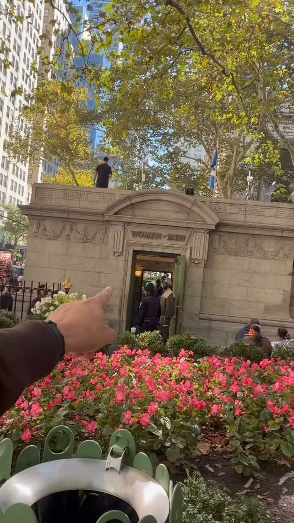 Fifth Avenue Public Restrooms For Holiday Visitors