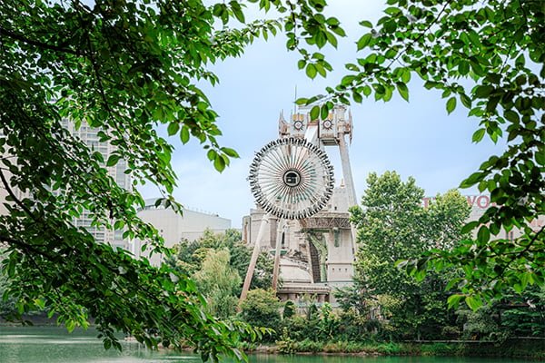 Seoul's BTS Hotspots: Palaces and Lake