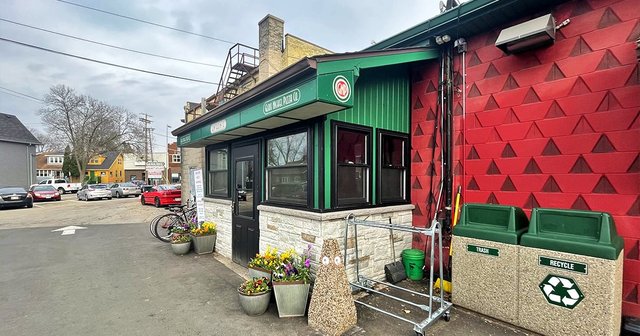 Wisconsin's Top Pizzerias Offer Unique Flavors