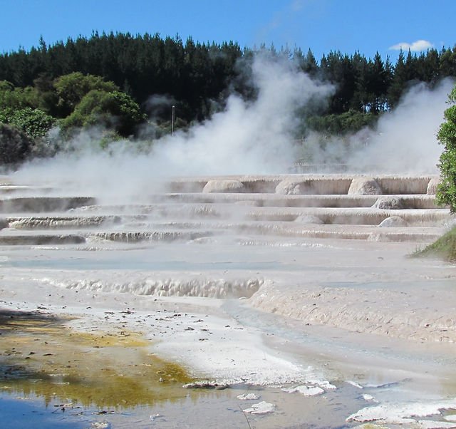 Wairakei Terraces: Geothermal Pools and Wellness Experience