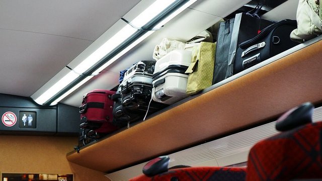 Japanese Airports Offer Luggage Delivery Services