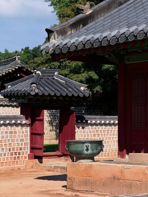 Jongmyo Shrine: A Serene Royal Confucian Sanctuary