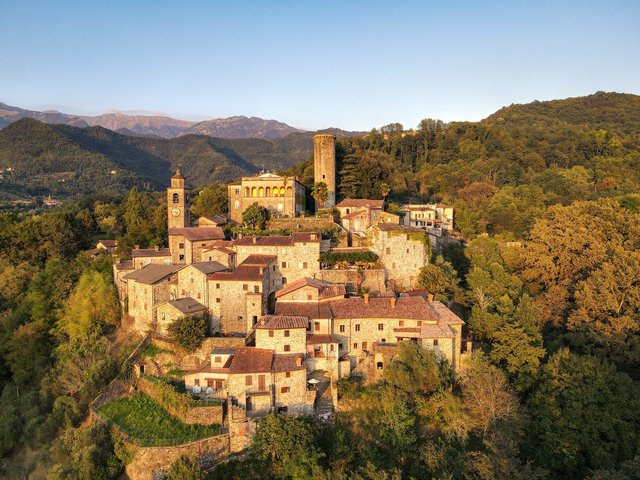 Five Castles and Nature Spots in Lunigiana