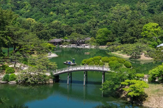 Scenic Views and Gardens Across Japan