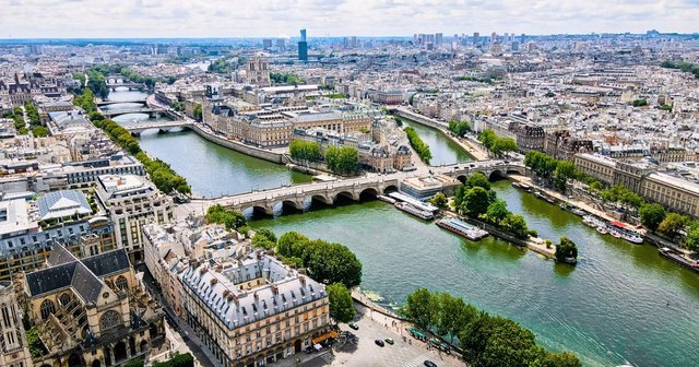 Parisian Island Gems: A Walking Guide
