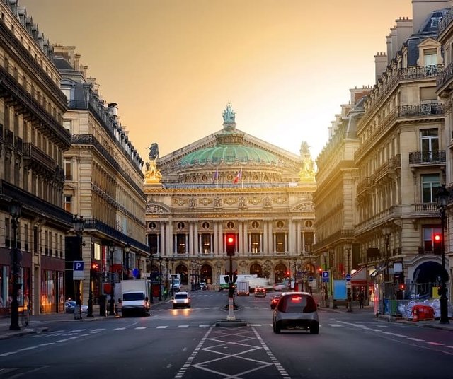 Explore Paris' Opera Garnier District Highlights