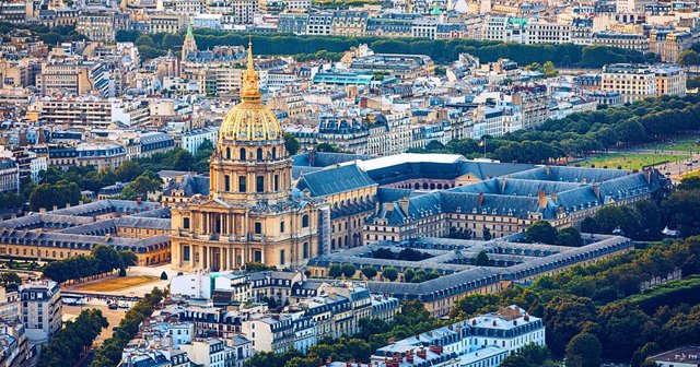 Left Bank Paris Walking Tour: Landmarks and Cafes